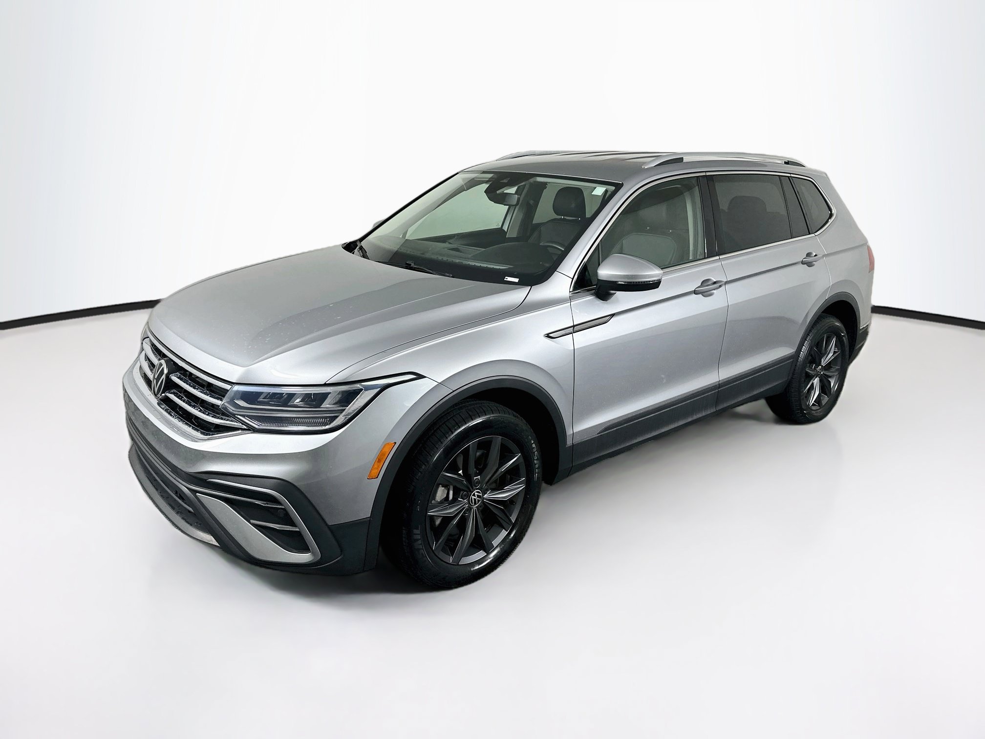 Used 2023 Volkswagen Tiguan SE 2.0T SE FWD