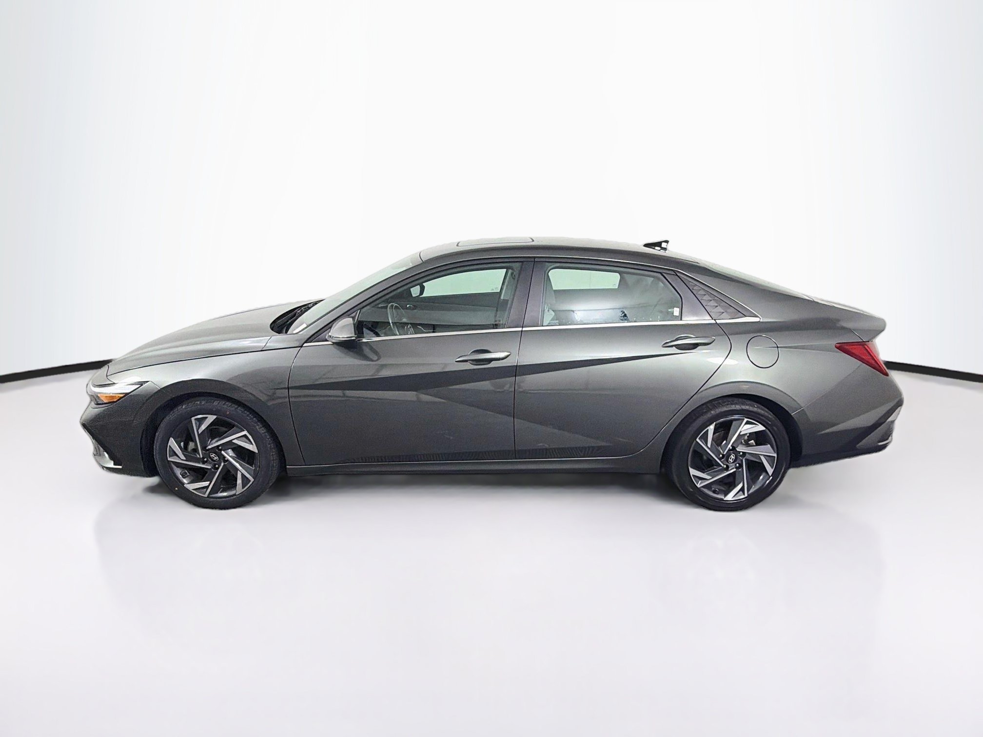 Used 2025 Hyundai Elantra Limited Limited IVT