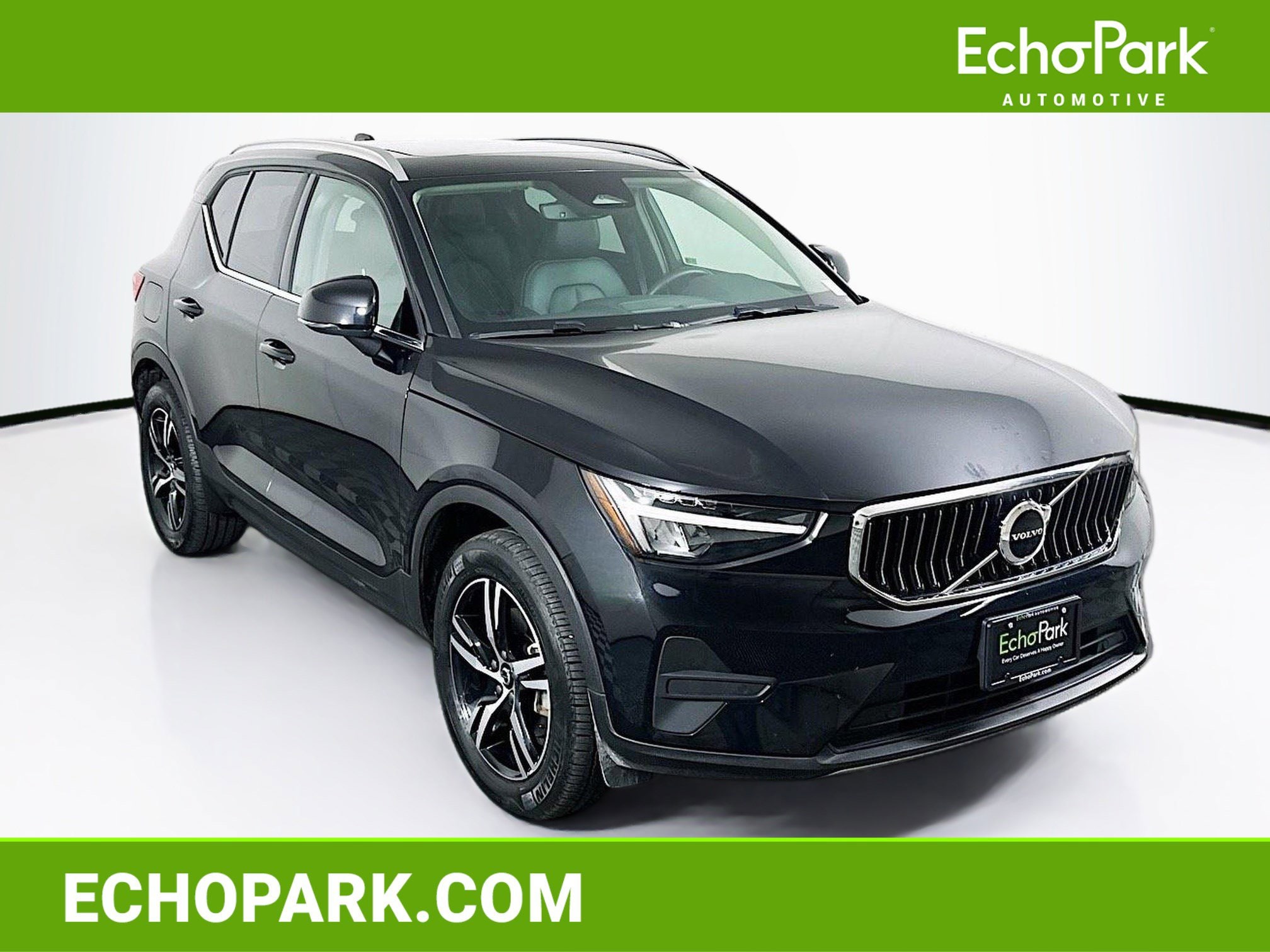 2025 Volvo XC40 B5 Core Bright AWD's photo