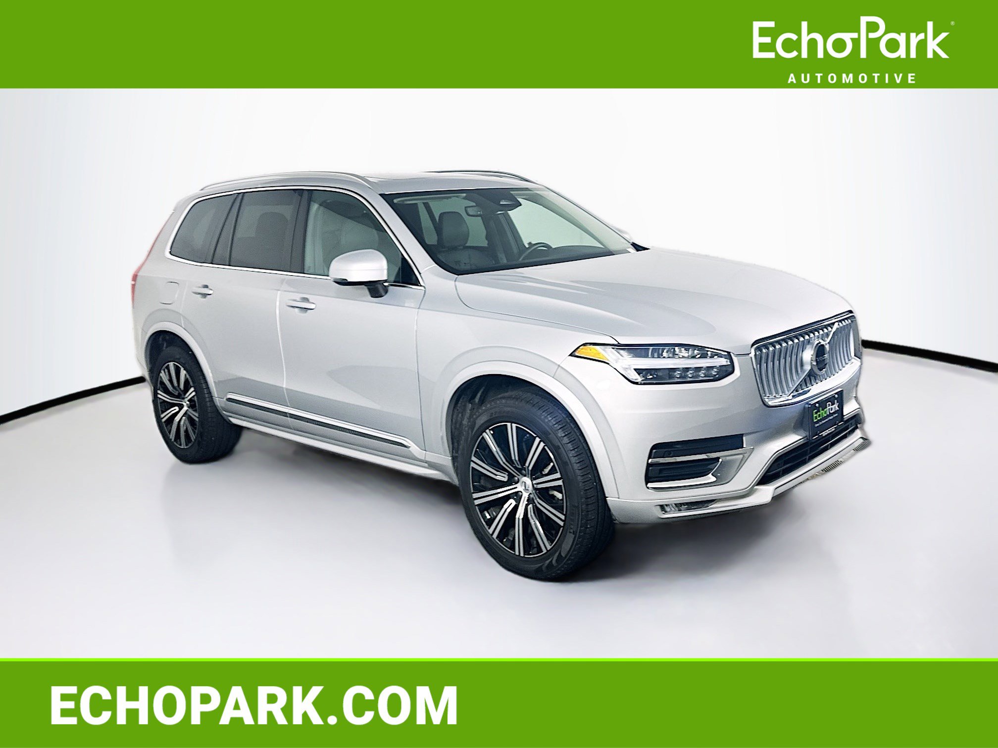 2025 Volvo XC90 Core's photo