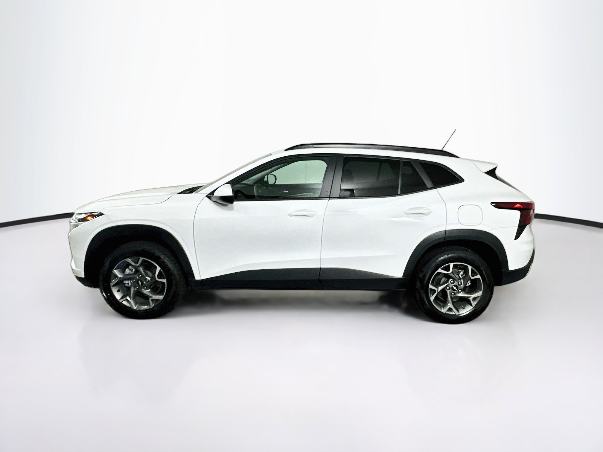 Used 2025 Chevrolet Trax LT FWD LT