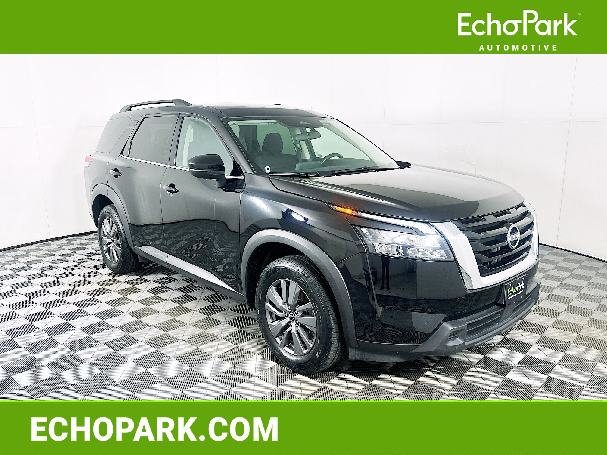 2025 Nissan Pathfinder SV 2WD's photo