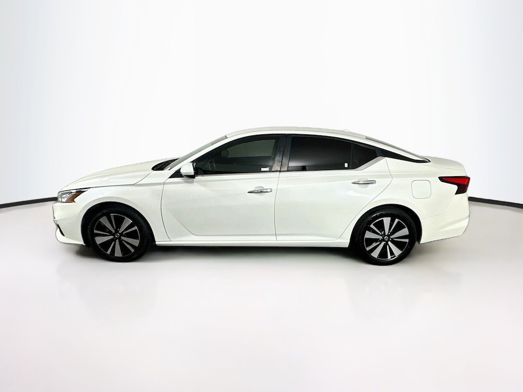 Used 2021 Nissan Altima 2.5 SV Sedan