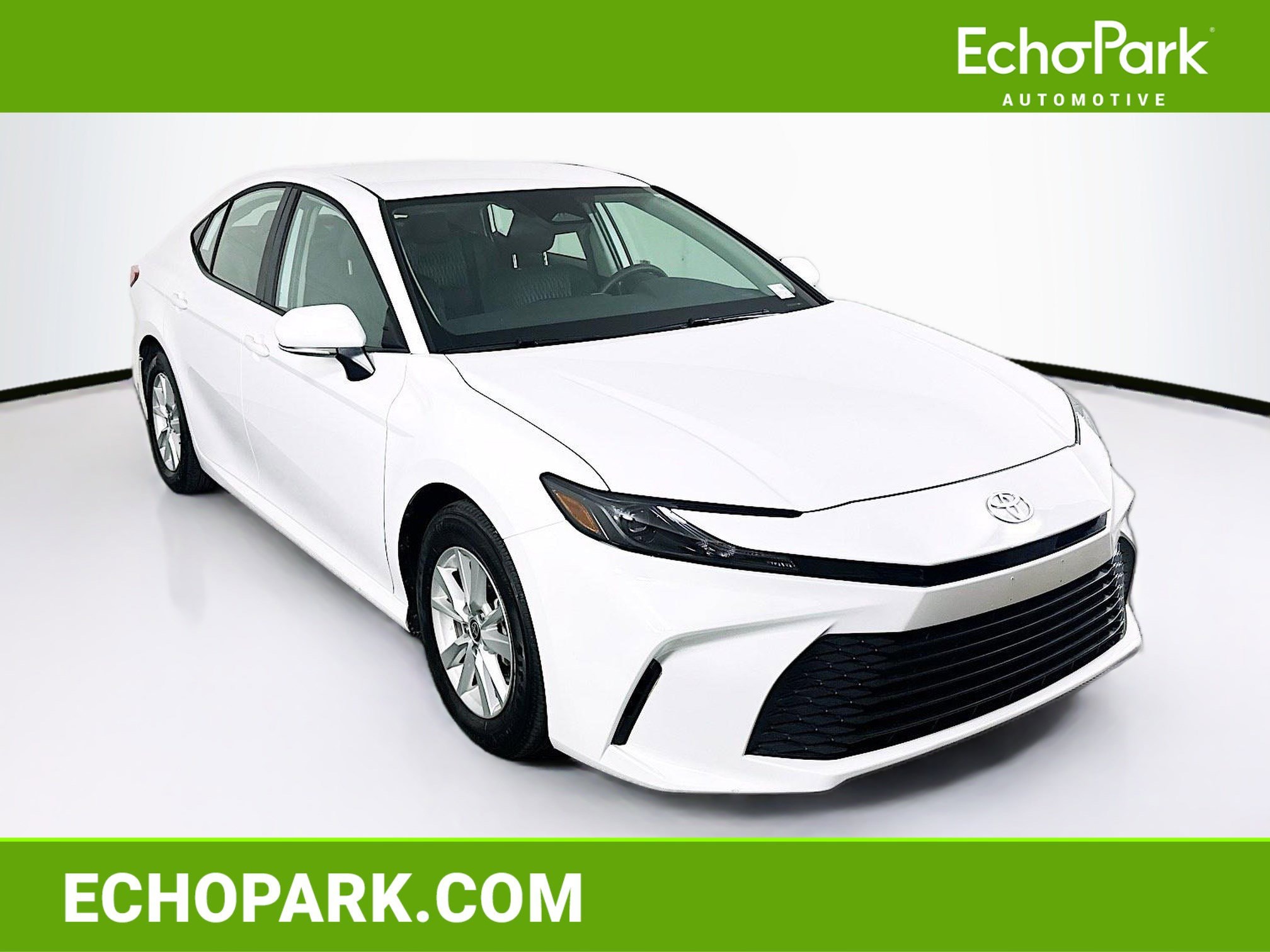 2026 Toyota Camry LE Hybrid's photo