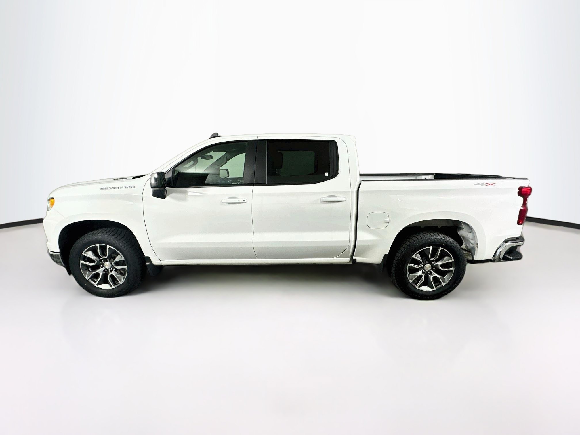 Used 2024 Chevrolet Silverado 1500 LT 4WD Crew Cab 147 LT w/2FL