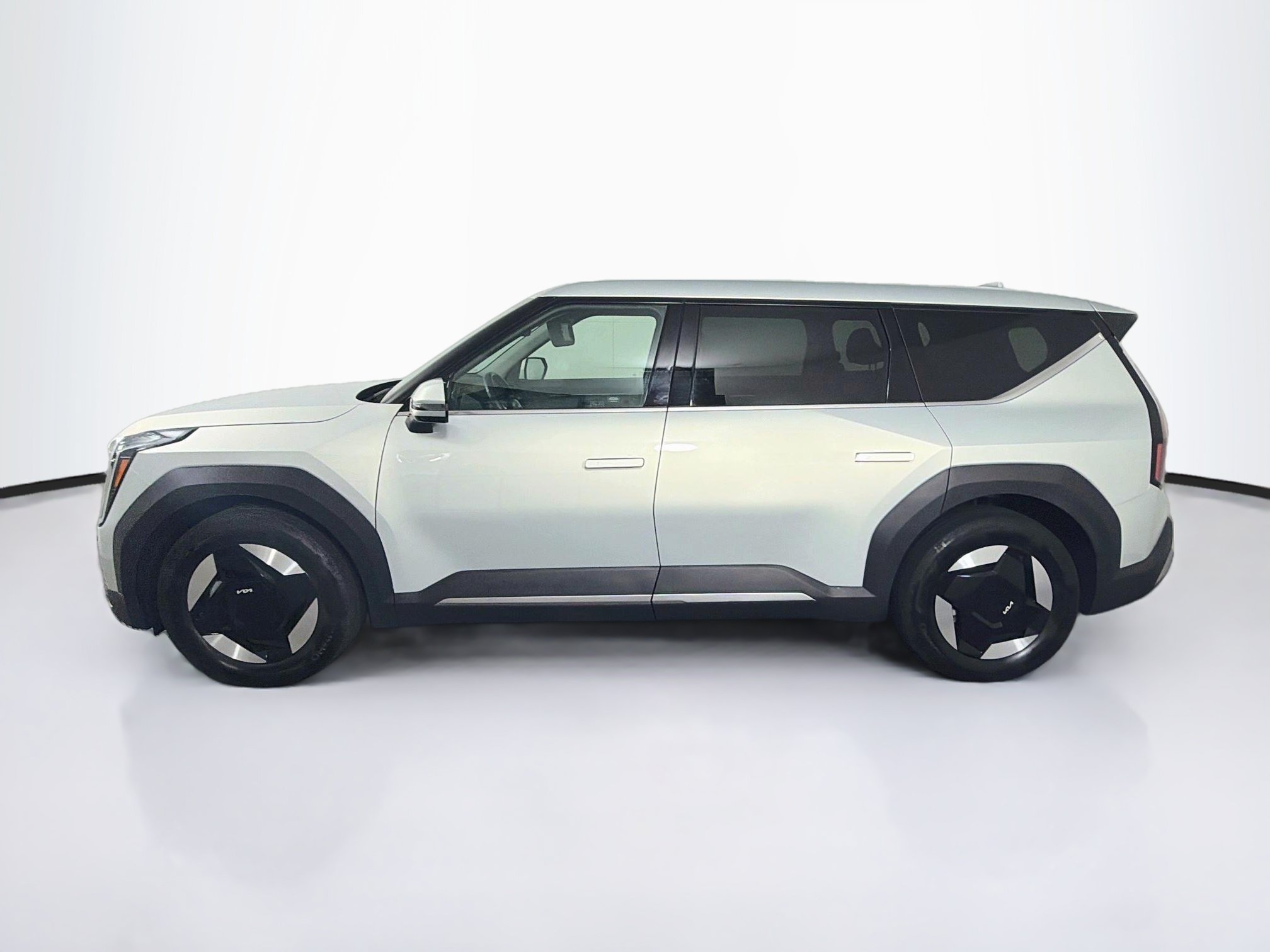 Used 2024 Kia EV9 Light Long Range Light Long Range RWD