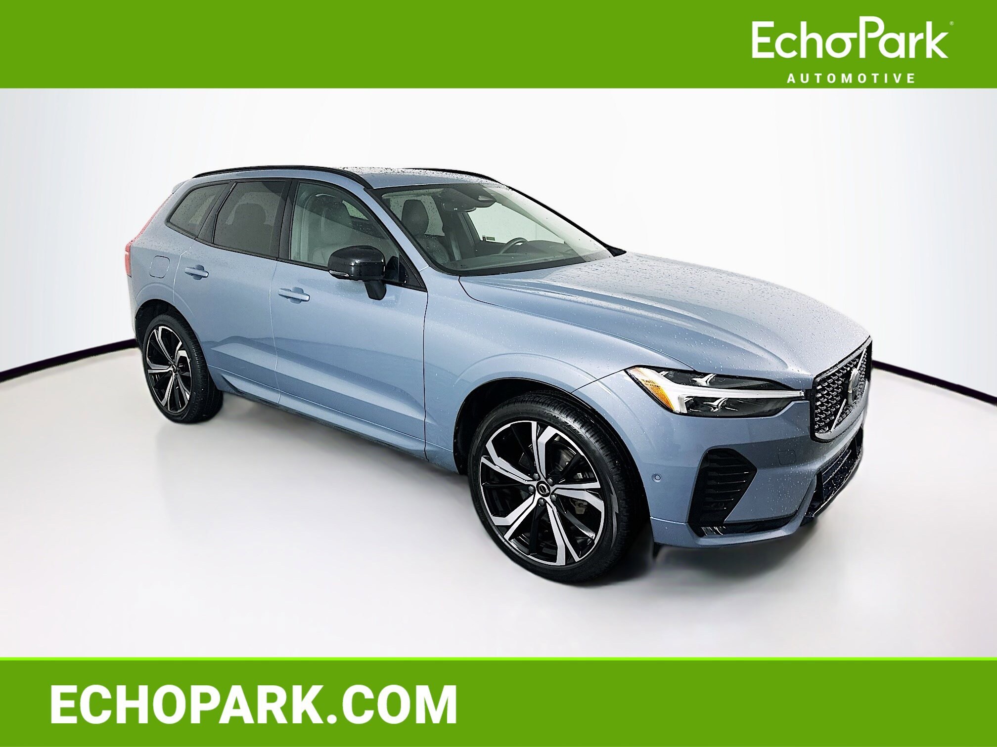 2023 Volvo XC60 B5 Ultimate Dark Theme AWD's photo