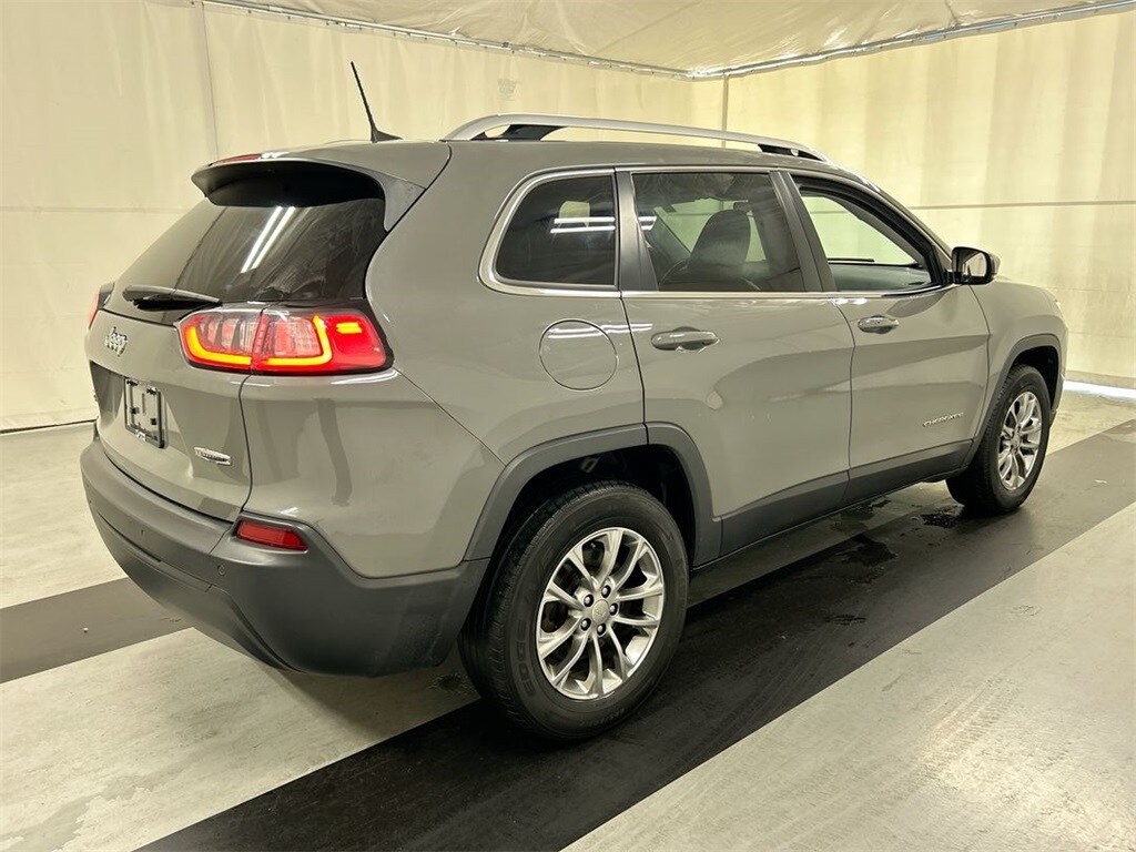 2019 Jeep Cherokee Latitude photo 2