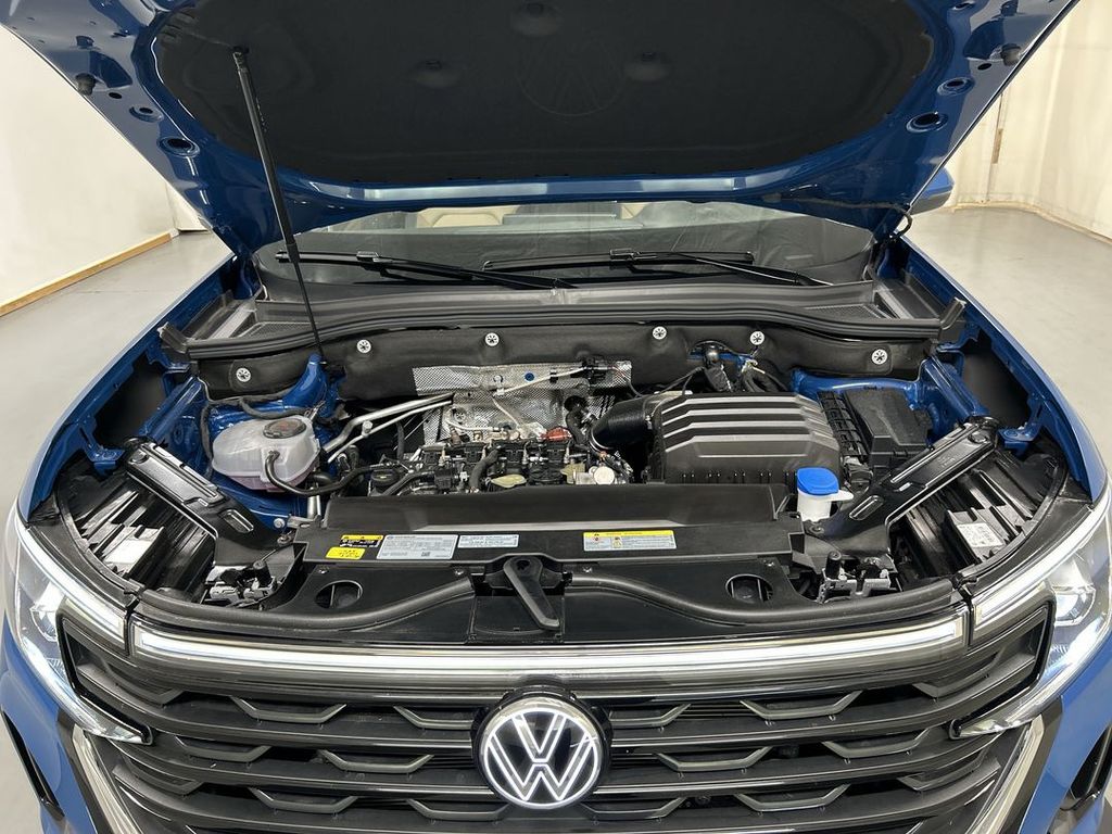 2025 Volkswagen Atlas Cross Sport SE w/Tech - Photo 24