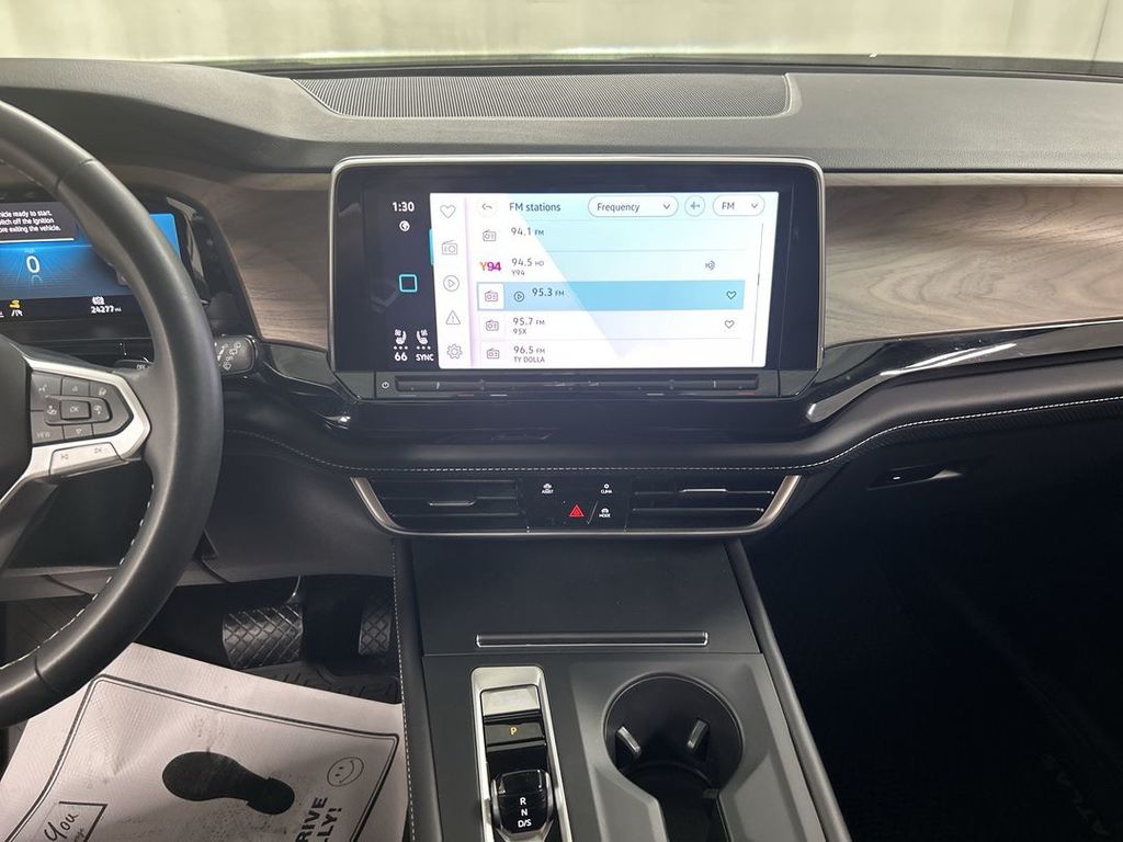 2024 Volkswagen Atlas SE - Photo 18
