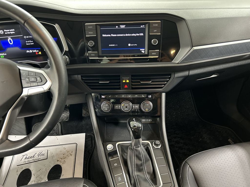 2024 Volkswagen Jetta SE - Photo 18