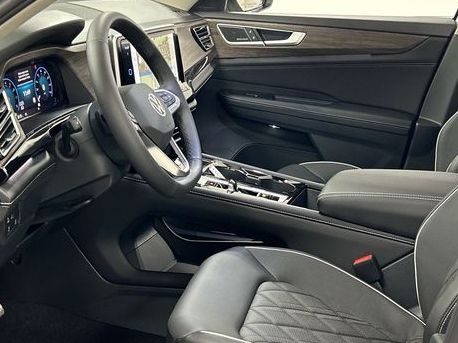 2026 Volkswagen Atlas SEL Premium R-Line - Photo 12