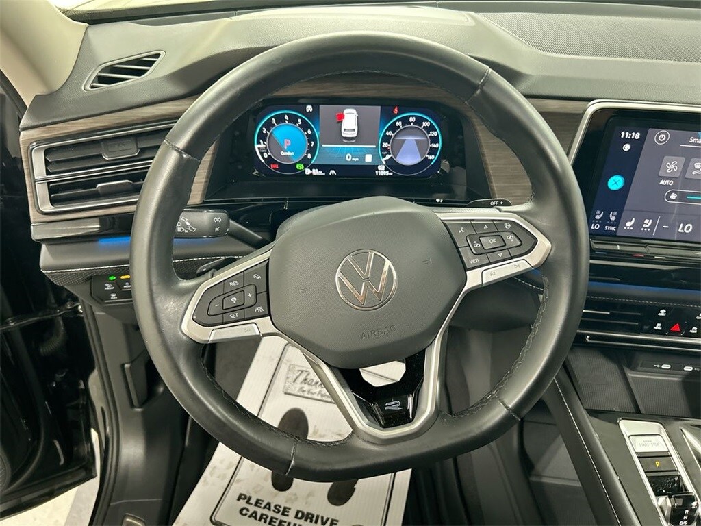 2024 Volkswagen Atlas SEL Premium R-Line photo 3
