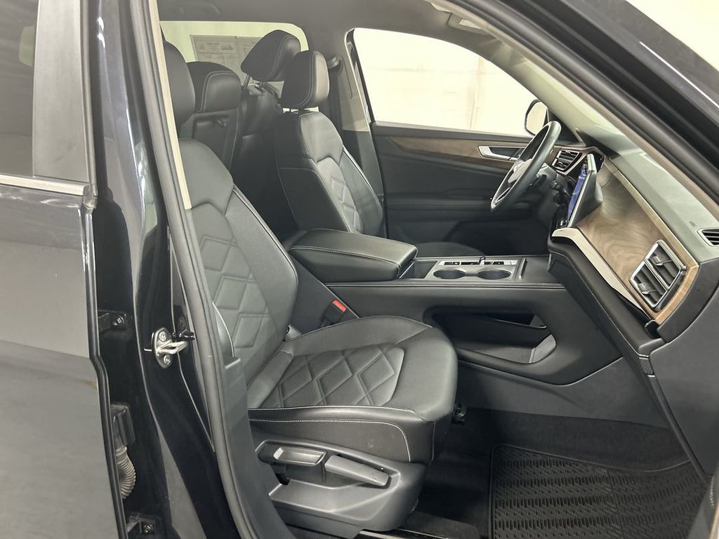 2024 Volkswagen Atlas SE - Photo 23