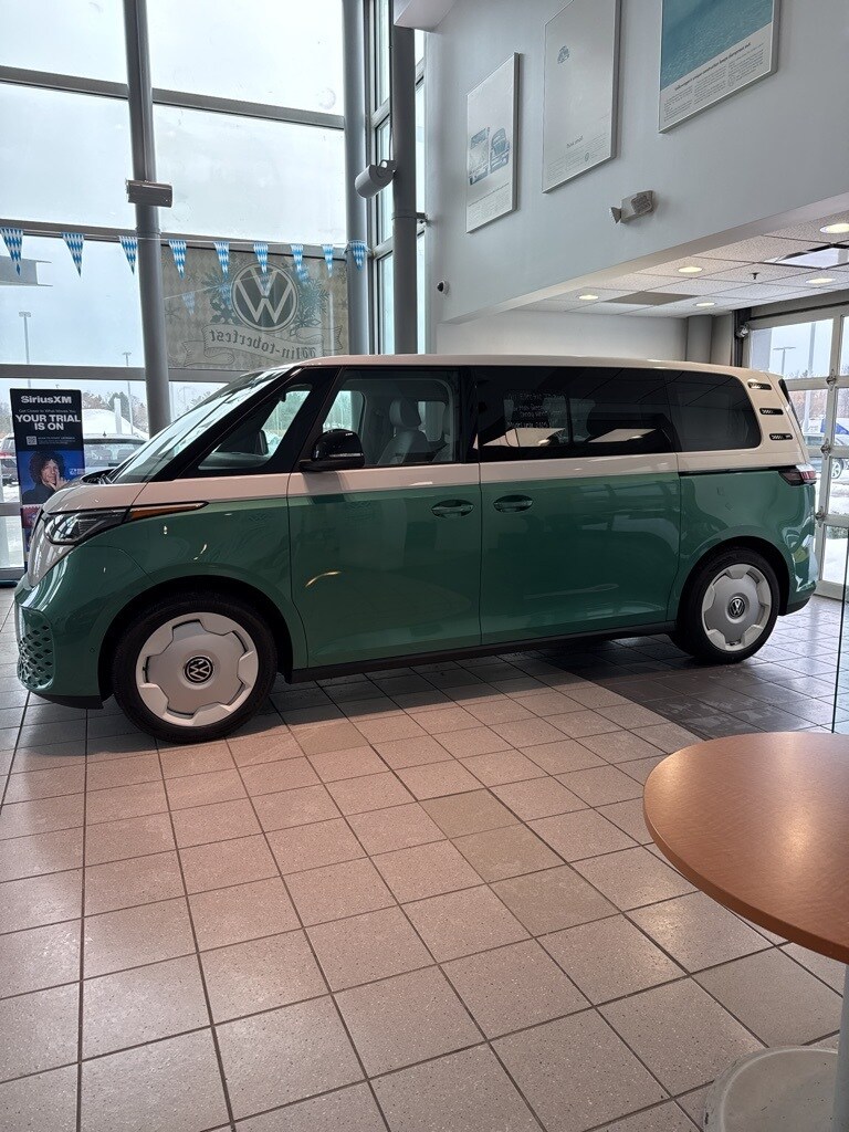 2025 Volkswagen ID. Buzz photo 2