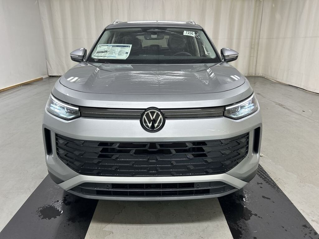 New 2026 Volkswagen Tiguan 2.0T SE SUV