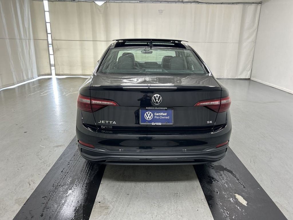 2024 Volkswagen Jetta SE - Photo 21