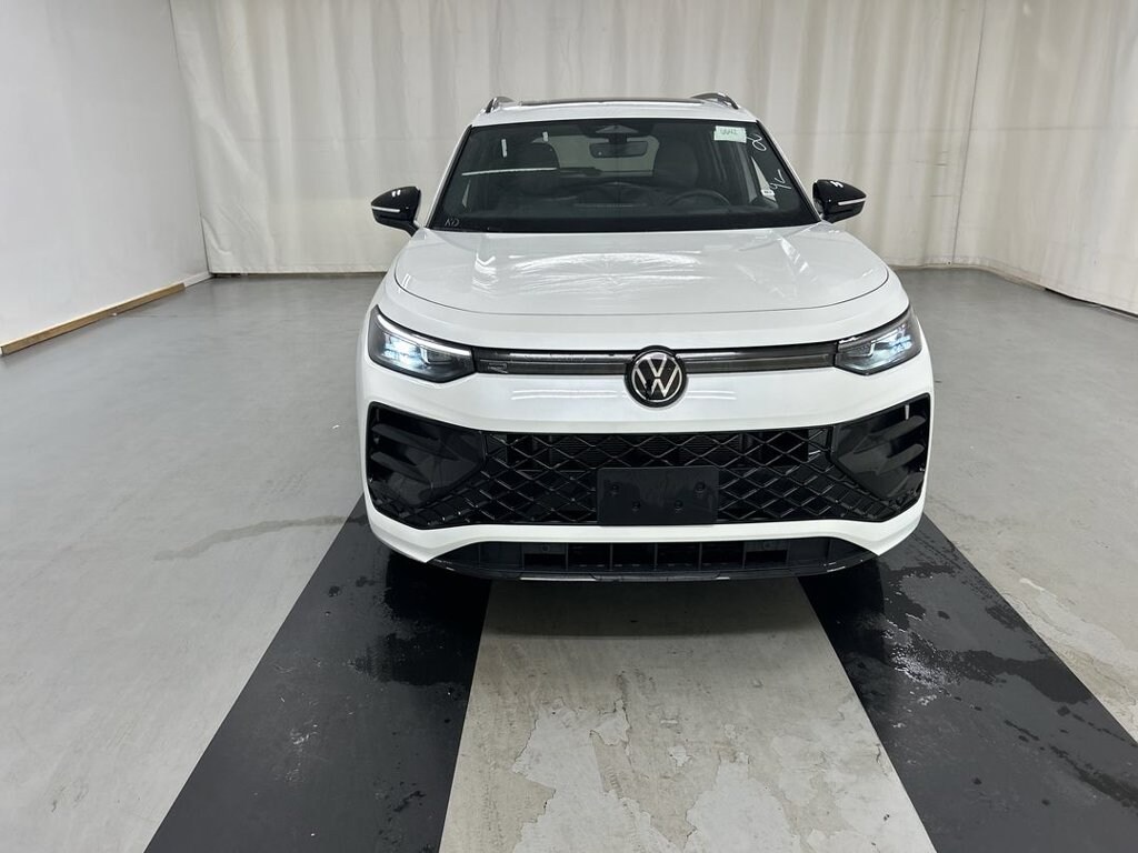 New 2026 Volkswagen Tiguan 2.0T SE R-Line Black SUV