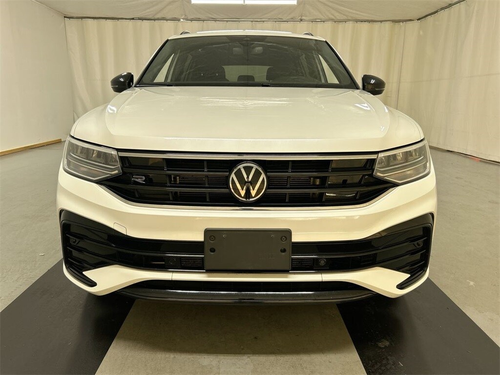 2024 Volkswagen Tiguan SE R-Line Black photo 2
