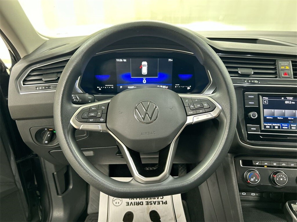 2022 Volkswagen Tiguan S photo 3