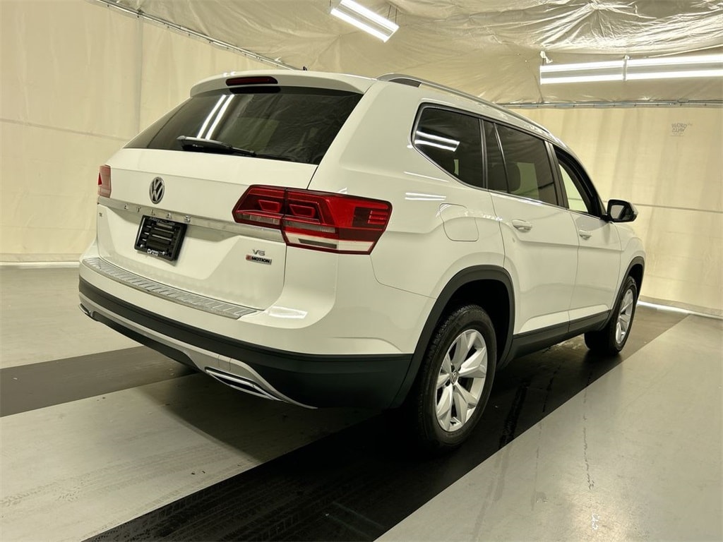 Used 2018 Volkswagen Atlas SE with VIN 1V2KR2CA2JC513635 for sale in Cicero, NY