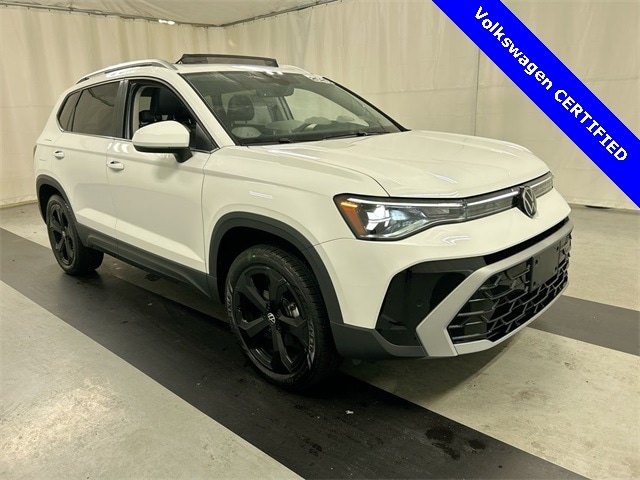 2025 Volkswagen Taos SEL's photo