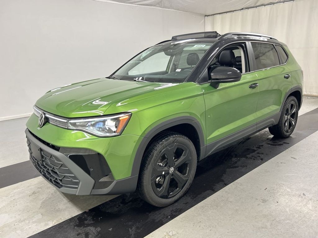 New 2026 Volkswagen Taos 1.5T SE Black SUV