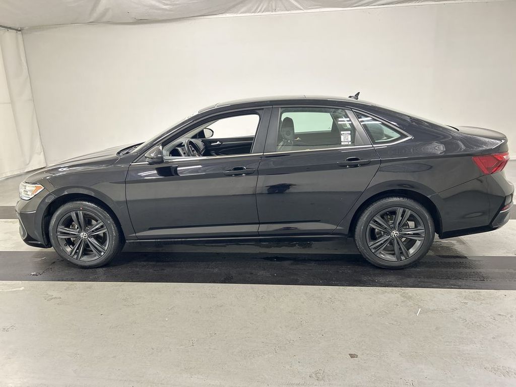 2024 Volkswagen Jetta SE - Photo 6