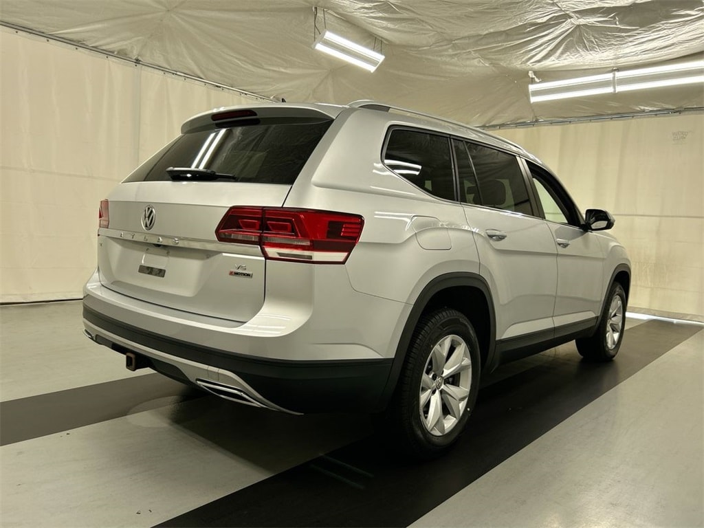 Used 2019 Volkswagen Atlas SE with VIN 1V2LR2CA5KC587511 for sale in Cicero, NY
