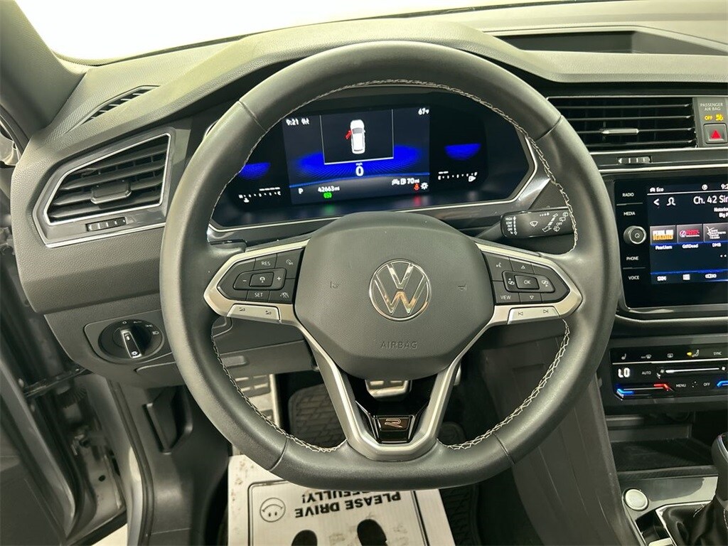 2023 Volkswagen Tiguan SE R-Line Black photo 4