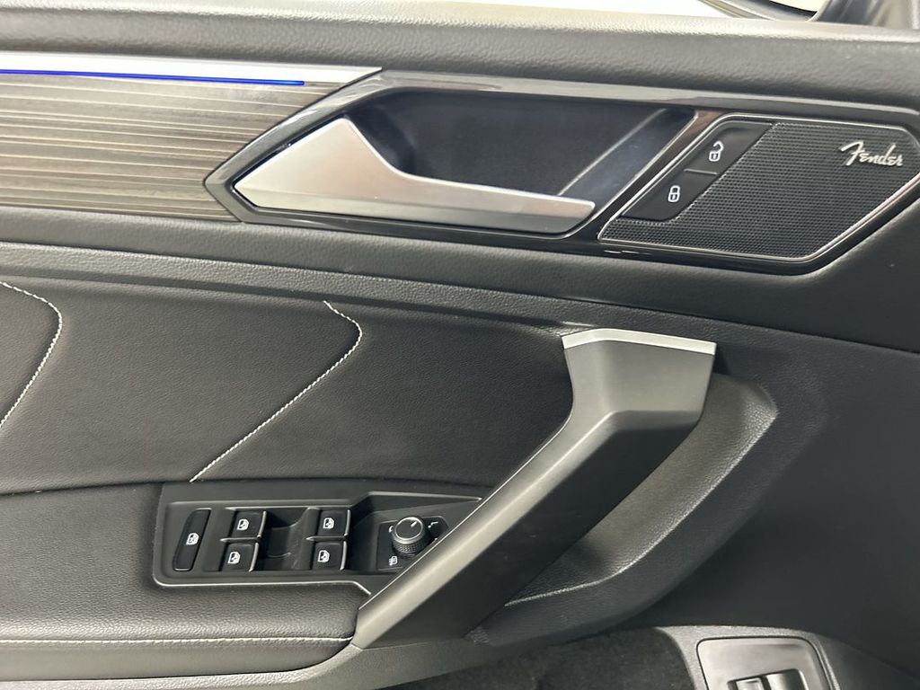 2023 Volkswagen Tiguan SEL R-LINE - Photo 11