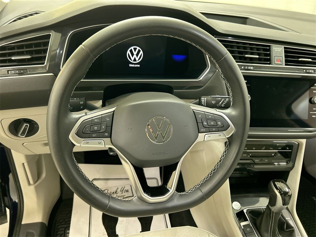 2022 Volkswagen Tiguan SE photo 3