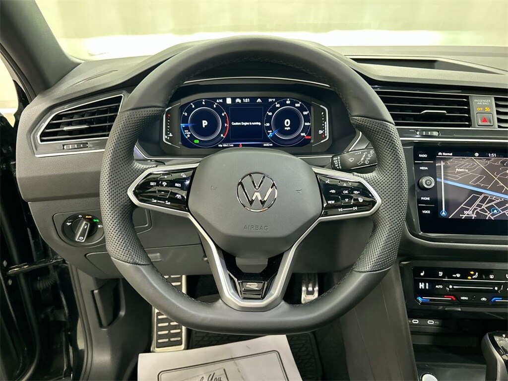 2024 Volkswagen Tiguan SEL R-Line Black photo 3