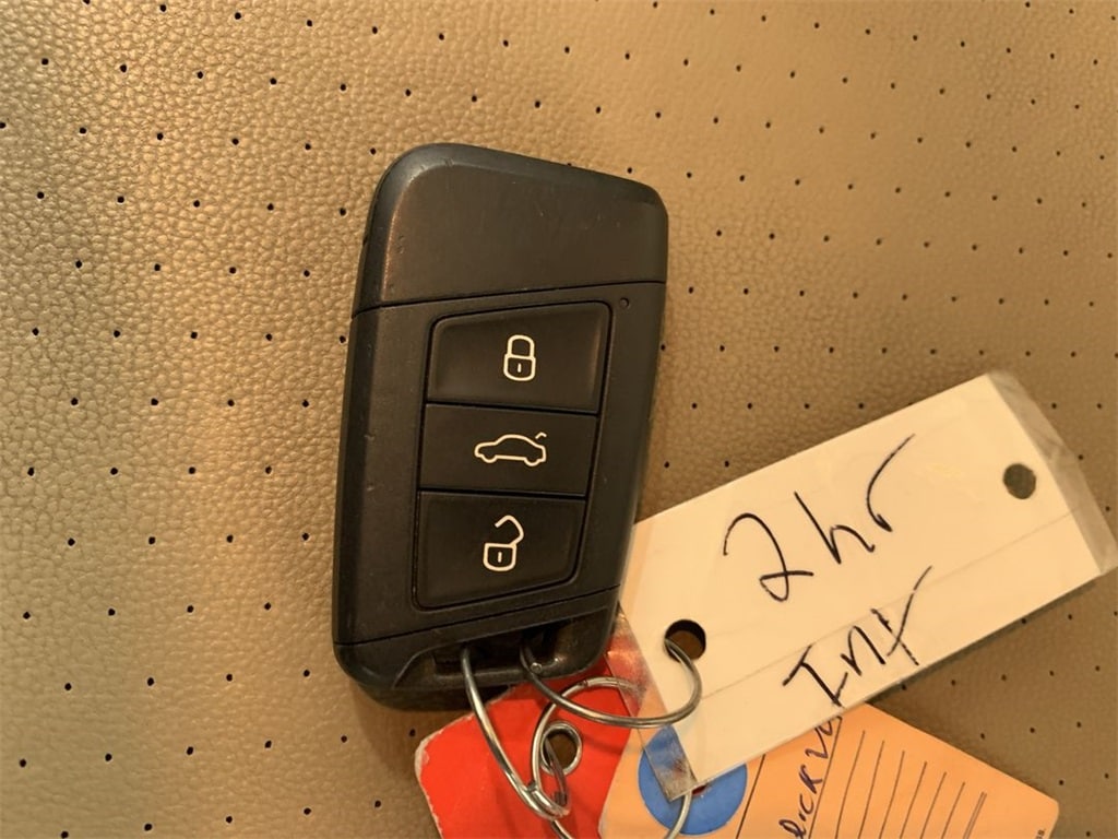 Used 2019 Volkswagen Jetta SEL with VIN 3VWE57BU1KM005933 for sale in Cicero, NY