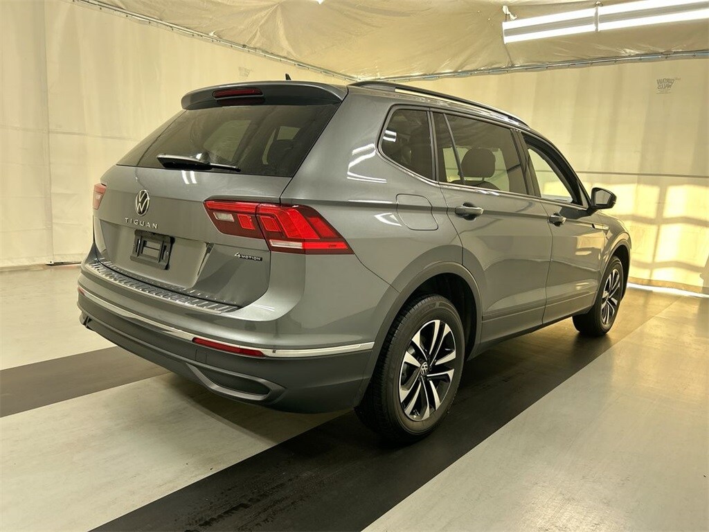 2022 Volkswagen Tiguan S photo 2