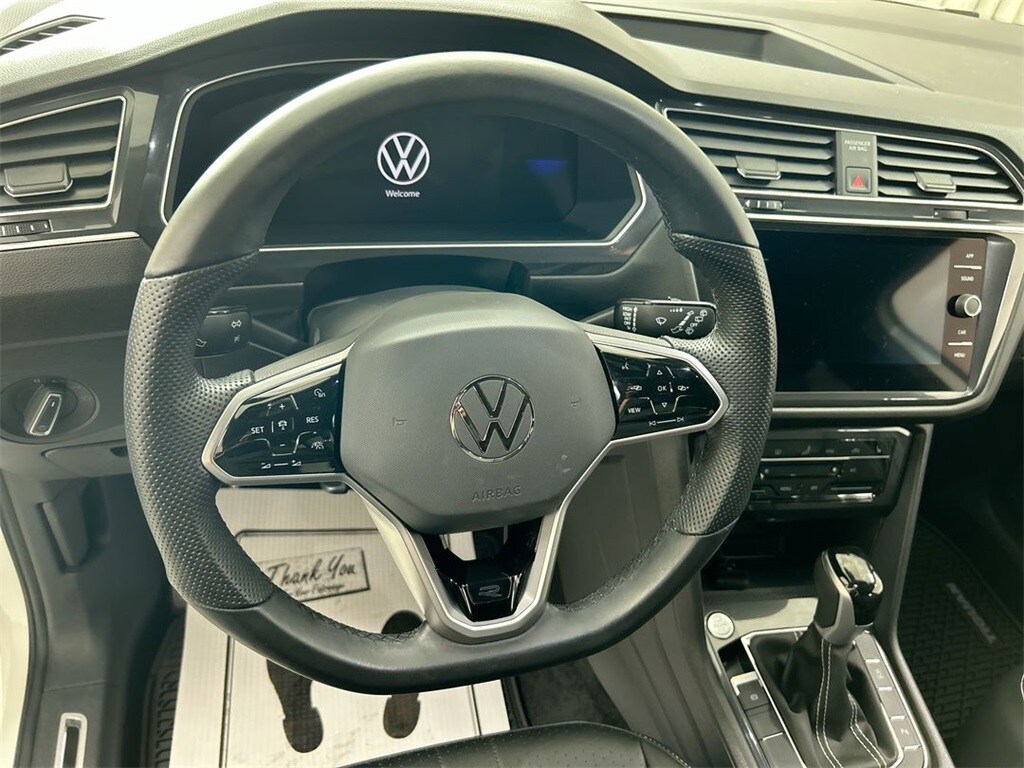 2024 Volkswagen Tiguan SE R-Line Black photo 3
