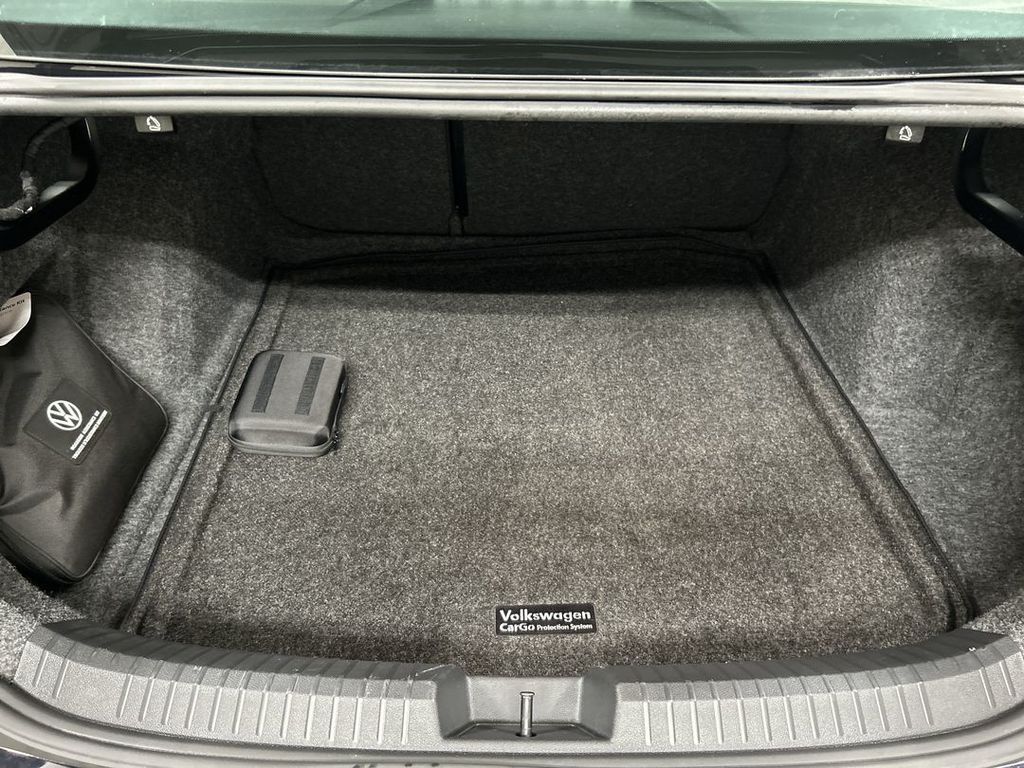 2024 Volkswagen Jetta SE - Photo 22