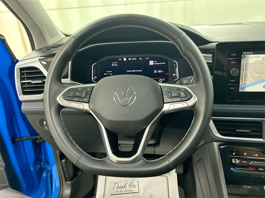 2025 Volkswagen Taos SEL photo 4