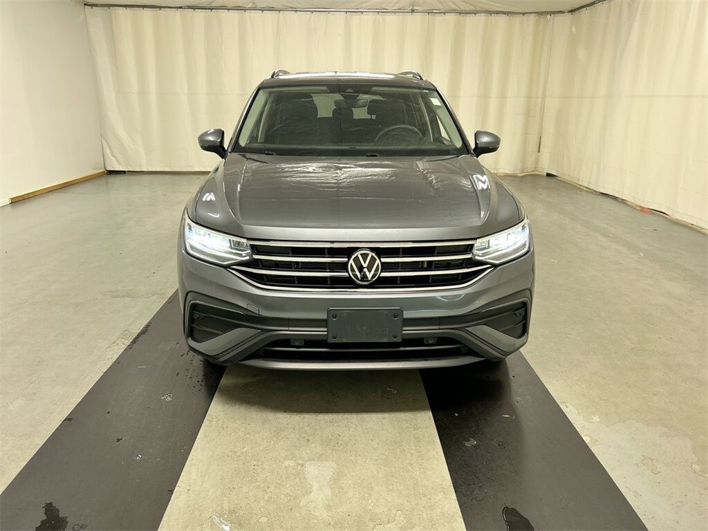 2023 Volkswagen Tiguan S photo 2