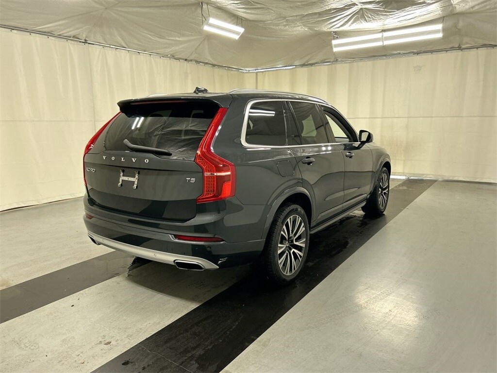 2021 Volvo XC90 T5 Momentum photo 2
