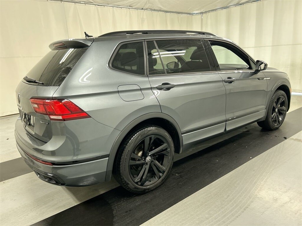 2023 Volkswagen Tiguan SE R-Line Black photo 2