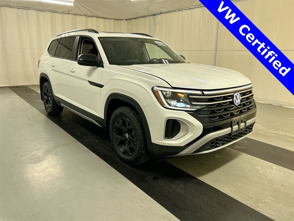 2024 Volkswagen Atlas Atlas Peak Edition's photo
