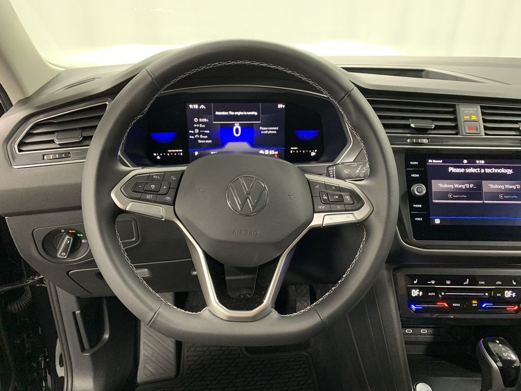 2022 Volkswagen Tiguan SE - Photo 12