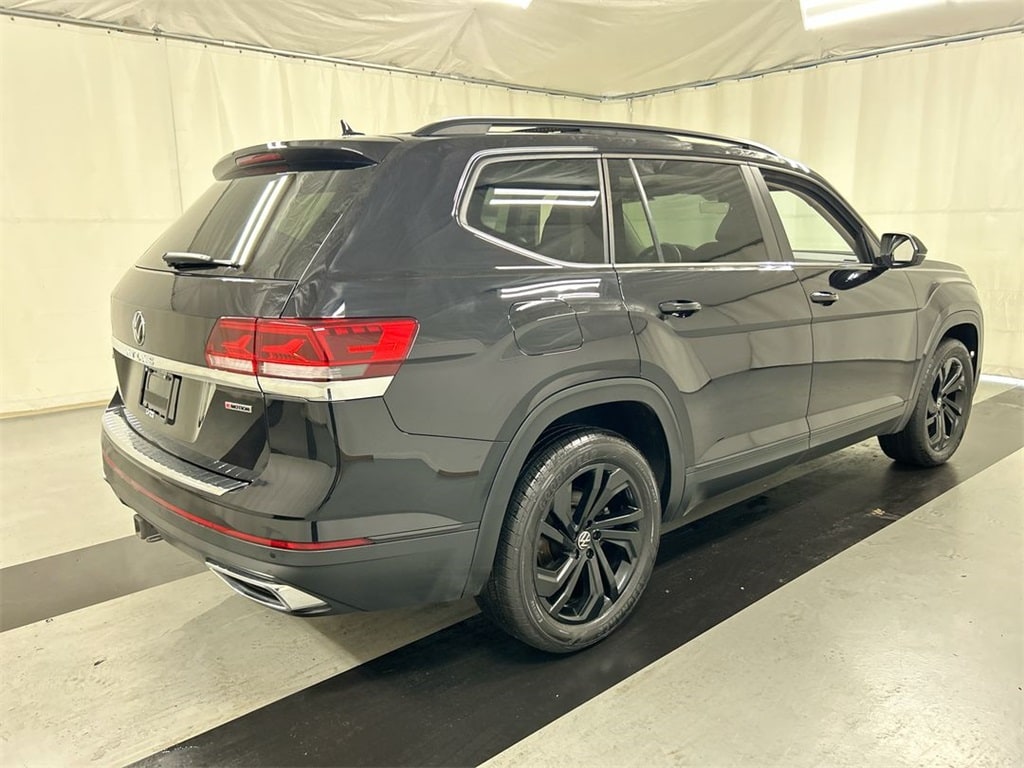 Certified 2022 Volkswagen Atlas SE w/Tech with VIN 1V2KR2CA9NC550803 for sale in Cicero, NY
