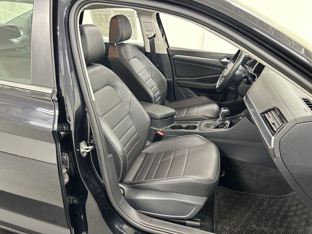 2024 Volkswagen Jetta SE - Photo 23