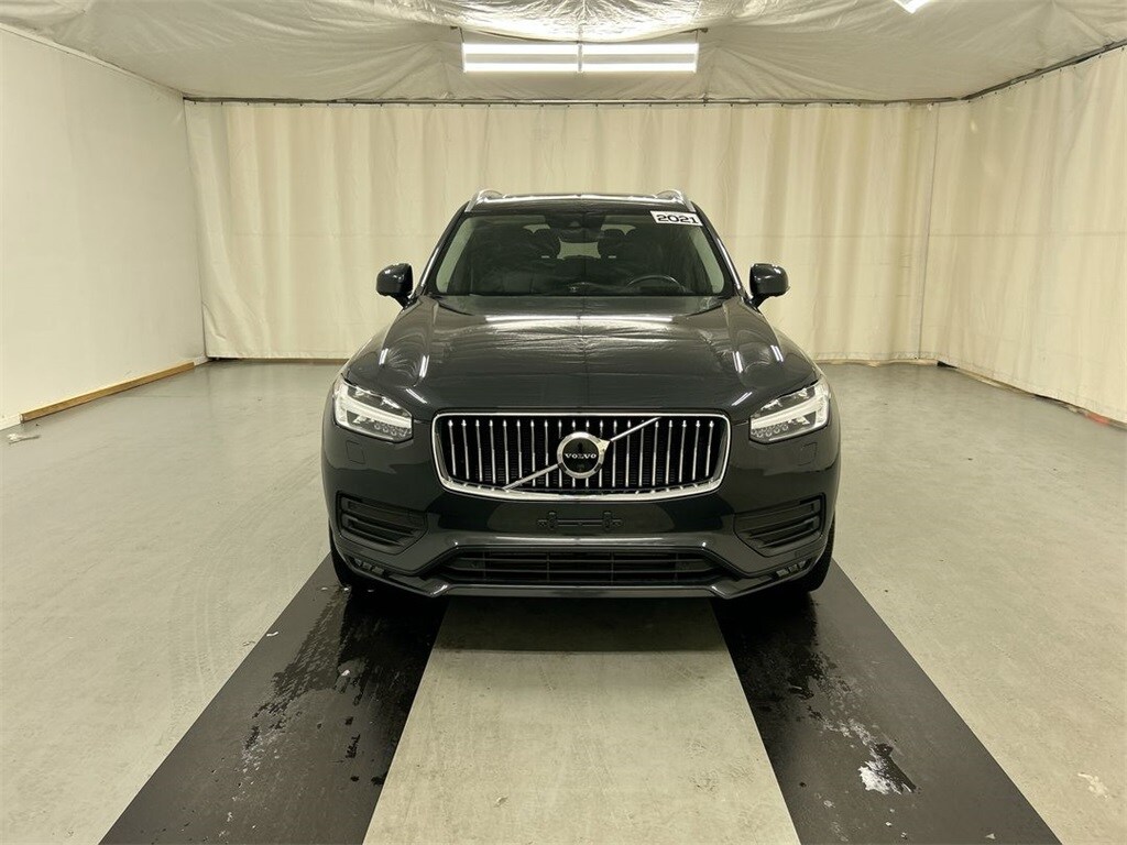 2021 Volvo XC90 T5 Momentum photo 3