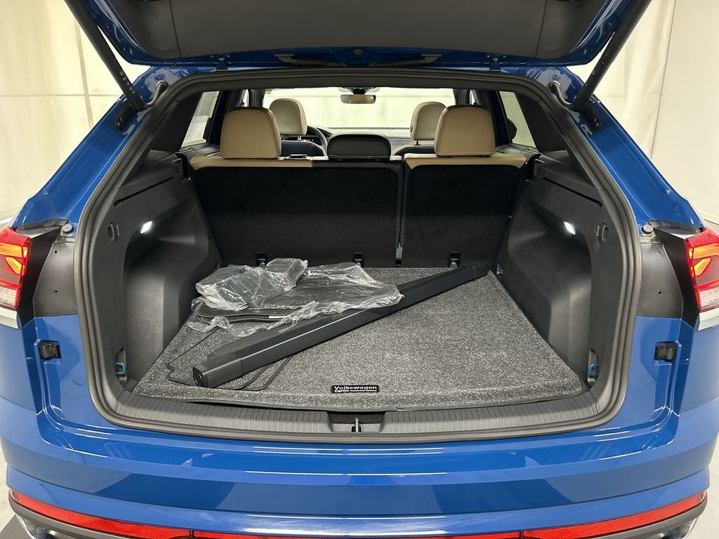 2025 Volkswagen Atlas Cross Sport SE w/Tech - Photo 22
