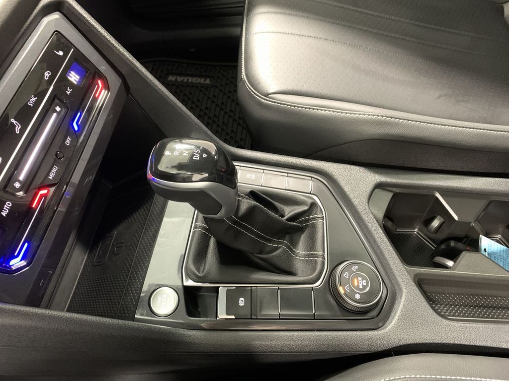 2022 Volkswagen Tiguan SE - Photo 17