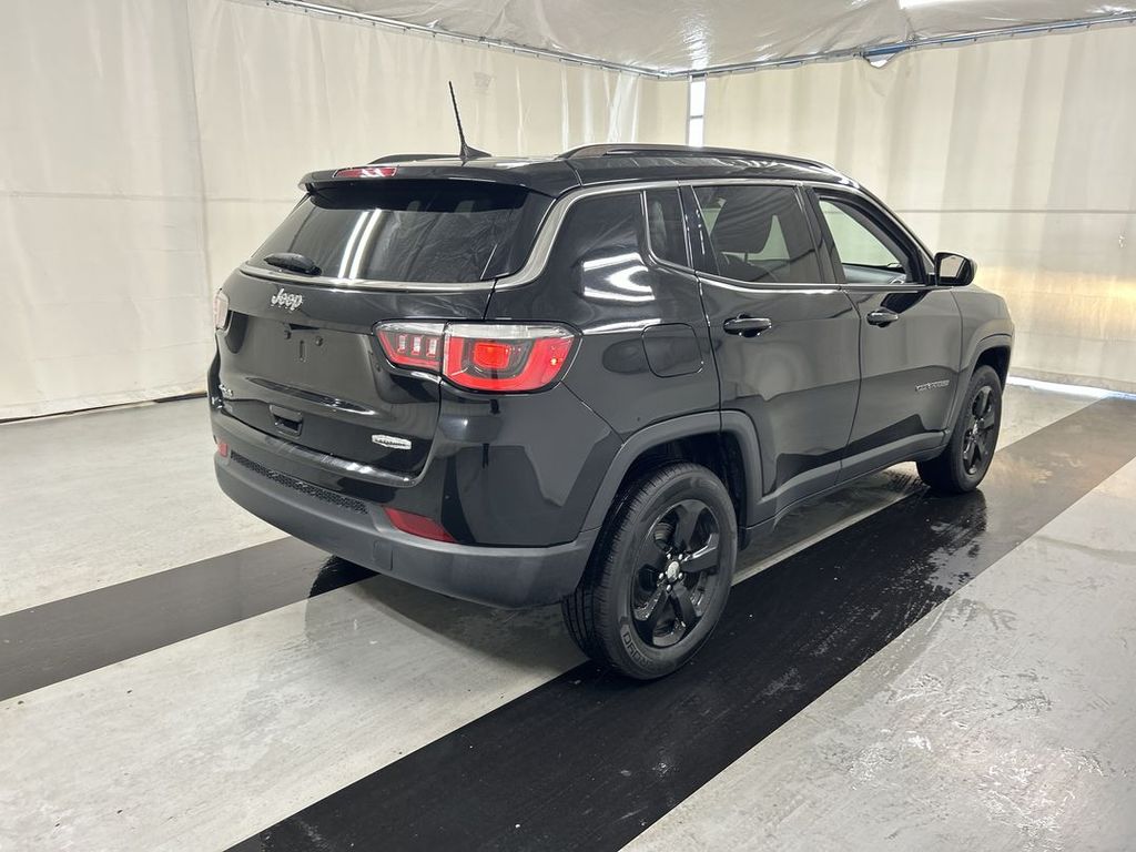 Used 2018 Jeep Compass Latitude with VIN 3C4NJDBB9JT433992 for sale in Cicero, NY