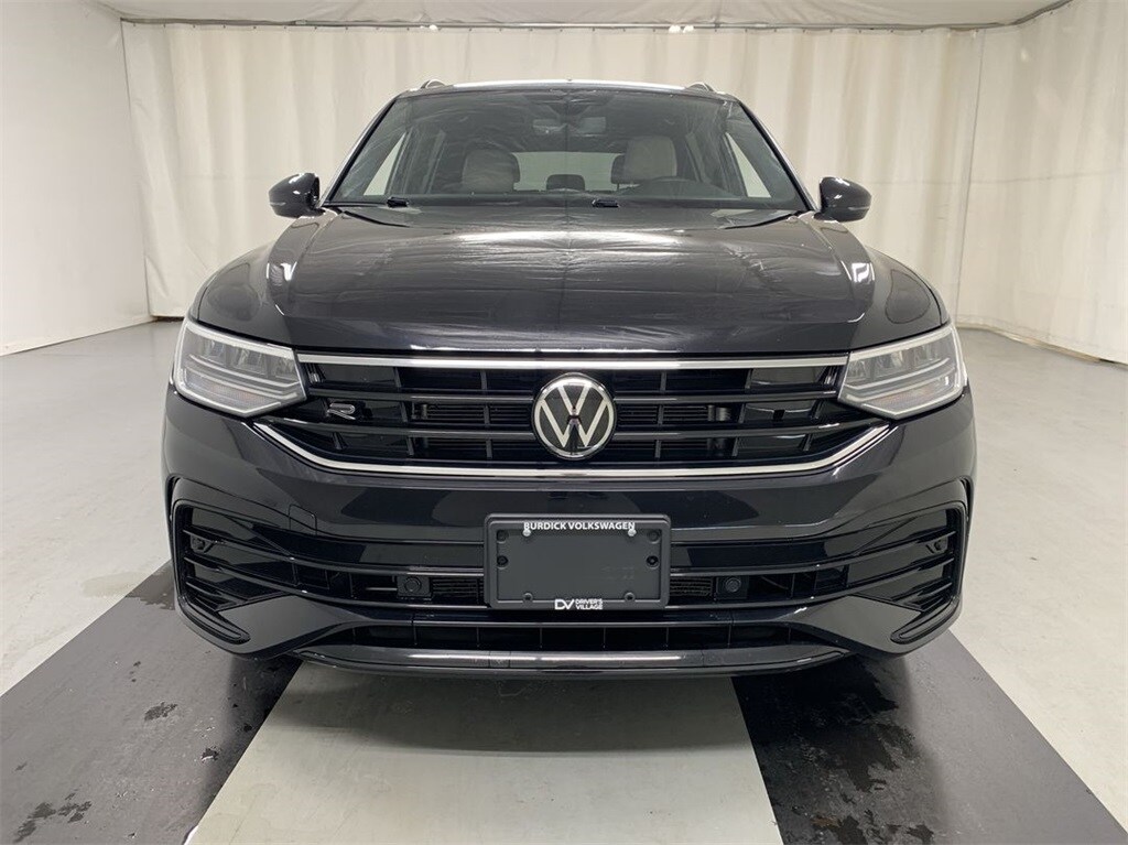 Certified 2022 Volkswagen Tiguan SE R-LINE BLACK with VIN 3VV8B7AX8NM078663 for sale in Cicero, NY